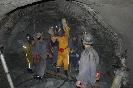 尖峰镇工程爆破中的危险因素分析以及应对工程爆破危险的措施